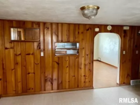 1124 S Johnson St, Macomb, IL 61455 photo 7