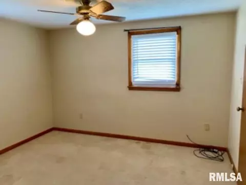 1124 S Johnson St, Macomb, IL 61455 photo 13