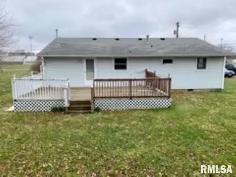 1124 S Johnson St, Macomb, IL 61455 photo 2