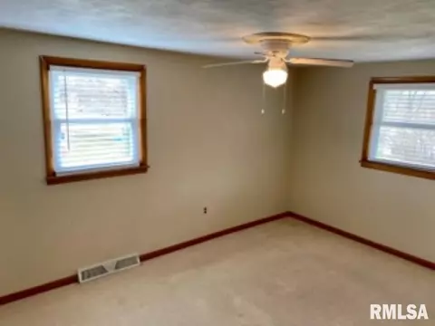 1124 S Johnson St, Macomb, IL 61455 photo 14