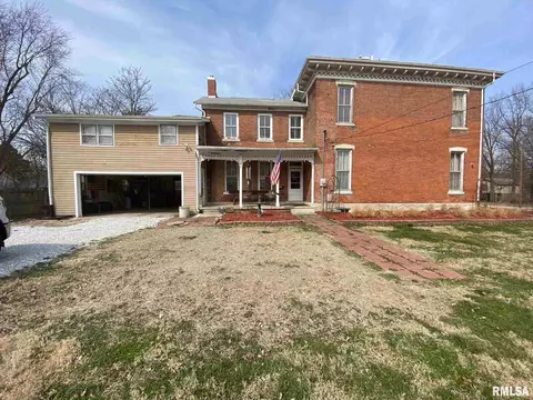 706 N Edwards St, Macomb, IL 61455 photo 2