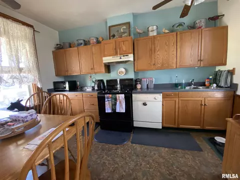 706 N Edwards St, Macomb, IL 61455 photo 11