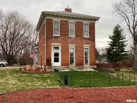 706 N Edwards St, Macomb, IL 61455 photo 1