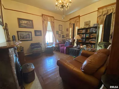 706 N Edwards St, Macomb, IL 61455 photo 13