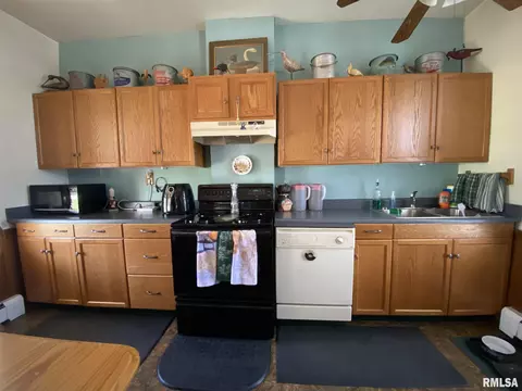 706 N Edwards St, Macomb, IL 61455 photo 10