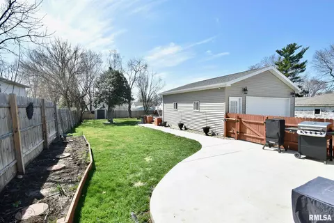 712 Spring St, Washington, IL 61571 photo 43