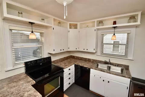712 Spring St, Washington, IL 61571 photo 29