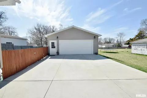 712 Spring St, Washington, IL 61571 photo 45