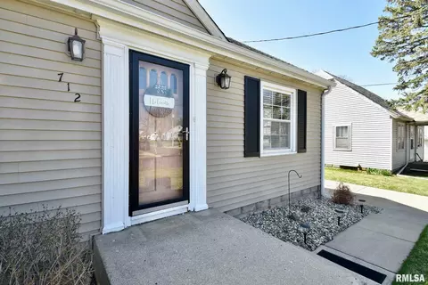 712 Spring St, Washington, IL 61571 photo 46