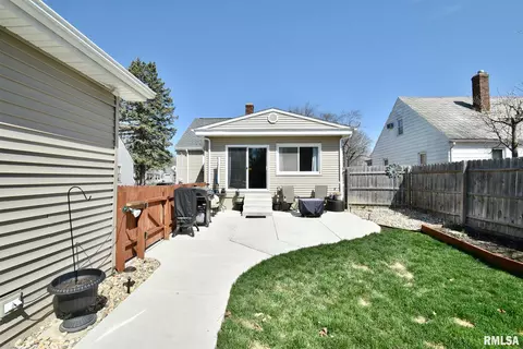 712 Spring St, Washington, IL 61571 photo 10