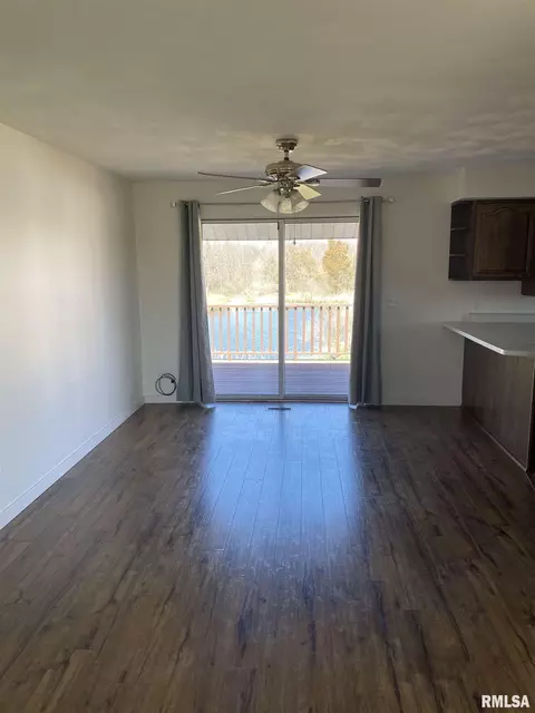 924 Banta Rd, Lowpoint, IL 61545 photo 4