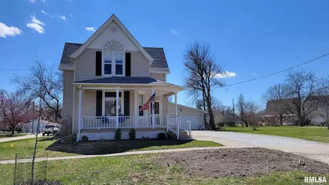 726 E Main St, Carthage, IL 62321 photo 2
