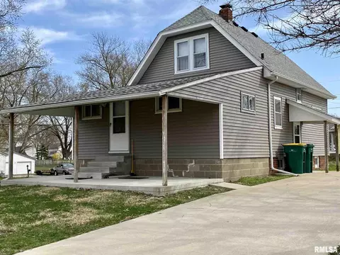 830 Carey Ave, Macomb, IL 61455 photo 2