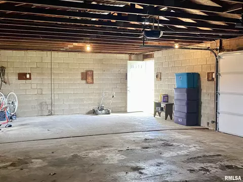 830 Carey Ave, Macomb, IL 61455 photo 5