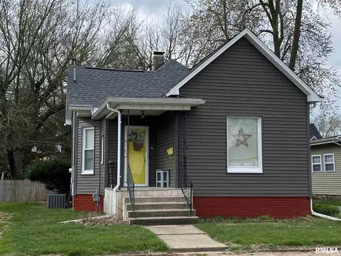 250 E Birch St, Canton, IL 61520 photo 1