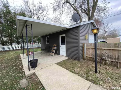 250 E Birch St, Canton, IL 61520 photo 6