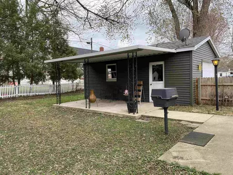 250 E Birch St, Canton, IL 61520 photo 10