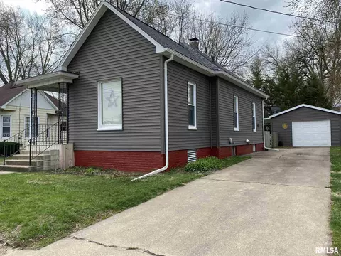 250 E Birch St, Canton, IL 61520 photo 5