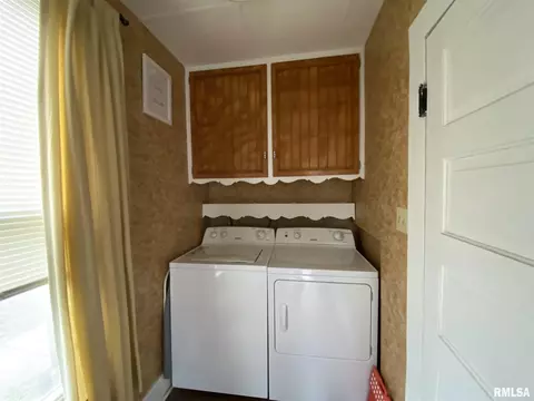 250 E Birch St, Canton, IL 61520 photo 18