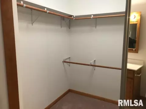 413 Pinecrest Dr, Macomb, IL 61455 photo 8