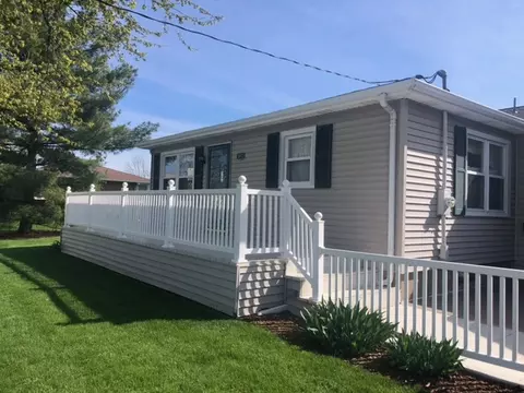 312 N Spring St, Metamora, IL 61548 photo 2