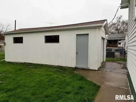 636 Custer Pl, Canton, IL 61520 photo 29