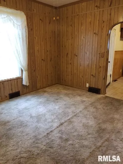 636 Custer Pl, Canton, IL 61520 photo 10