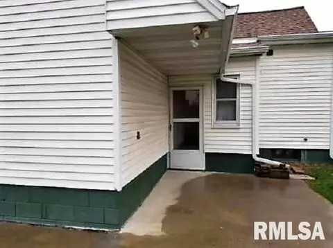 636 Custer Pl, Canton, IL 61520 photo 3