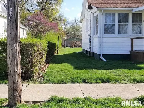 636 Custer Pl, Canton, IL 61520 photo 32
