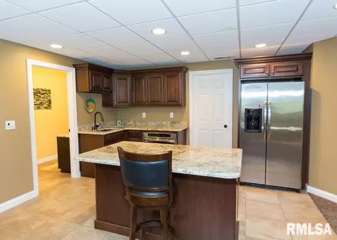 203 Parkway Dr, Eureka, IL 61530 photo 44