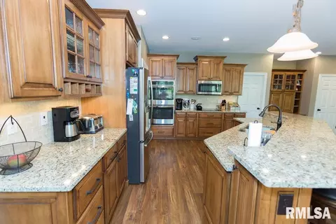 203 Parkway Dr, Eureka, IL 61530 photo 38