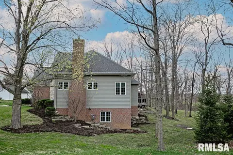 203 Parkway Dr, Eureka, IL 61530 photo 14