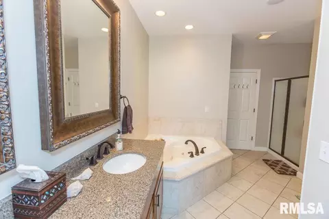 203 Parkway Dr, Eureka, IL 61530 photo 32