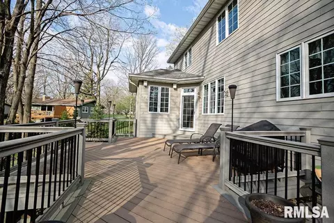 203 Parkway Dr, Eureka, IL 61530 photo 6