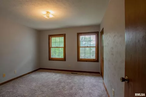 4304 W Lora Ann Ln, Peoria, IL 61615 photo 15
