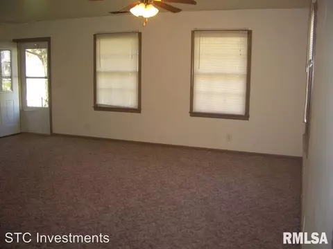 329 S Monroe St, Macomb, IL 61455 photo 7