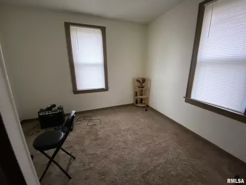 1021 E Jefferson St, Macomb, IL 61455 photo 2