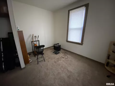 1021 E Jefferson St, Macomb, IL 61455 photo 3