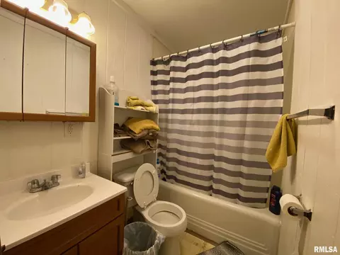 1021 E Jefferson St, Macomb, IL 61455 photo 5