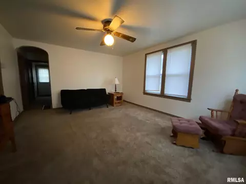 1021 E Jefferson St, Macomb, IL 61455 photo 6