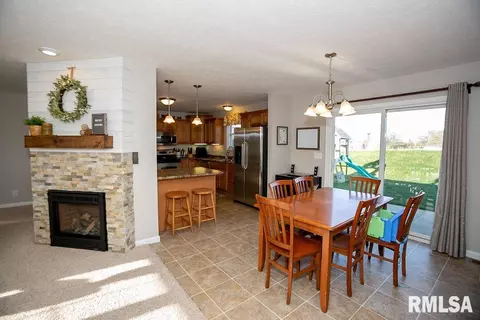 1601 Parkview Dr, Eureka, IL 61530 photo 14