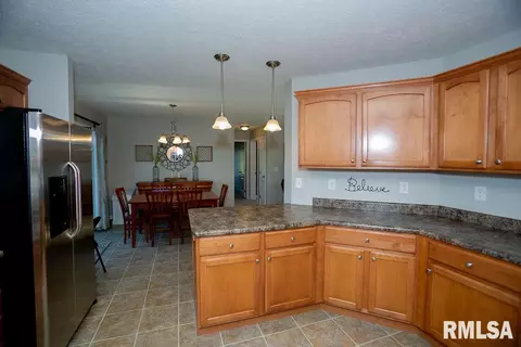 1601 Parkview Dr, Eureka, IL 61530 photo 20