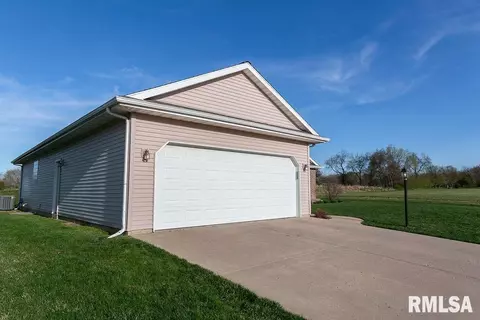 1601 Parkview Dr, Eureka, IL 61530 photo 6