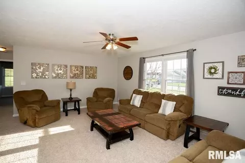 1601 Parkview Dr, Eureka, IL 61530 photo 16