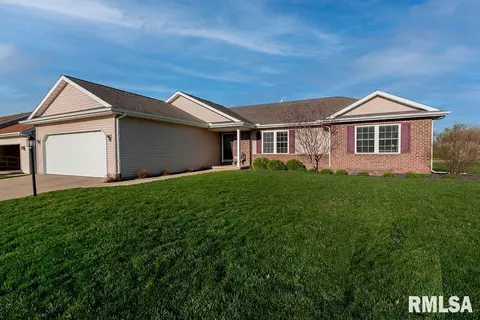1601 Parkview Dr, Eureka, IL 61530 photo 12