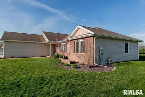 1601 Parkview Dr, Eureka, IL 61530 photo 11