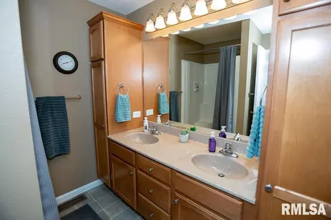 1601 Parkview Dr, Eureka, IL 61530 photo 24