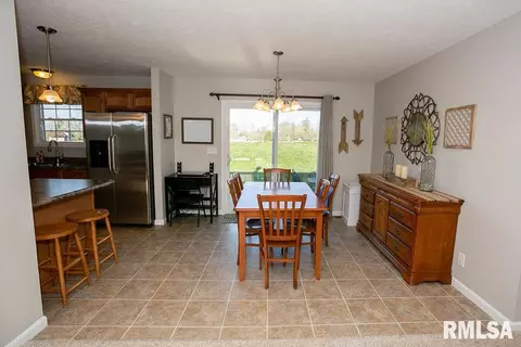 1601 Parkview Dr, Eureka, IL 61530 photo 17