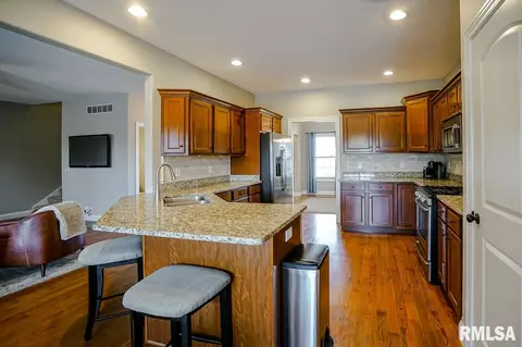 827 Stonebridge Dr, Metamora, IL 61548 photo 14
