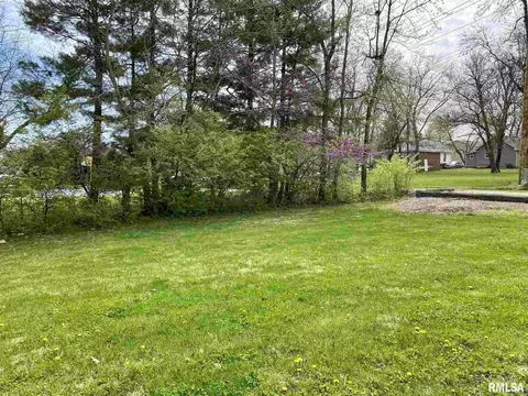 815 Stadium Dr, Macomb, IL 61455 photo 18
